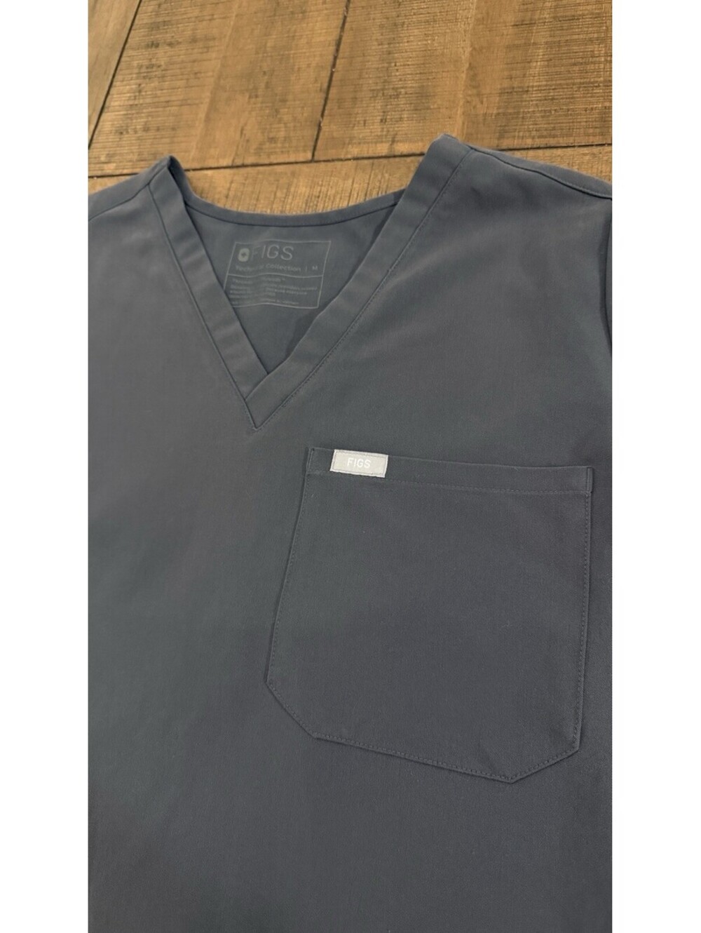 FIGS Technical Collection Women's V-Neck Short Sleeve Scrub Top Grey M Poly